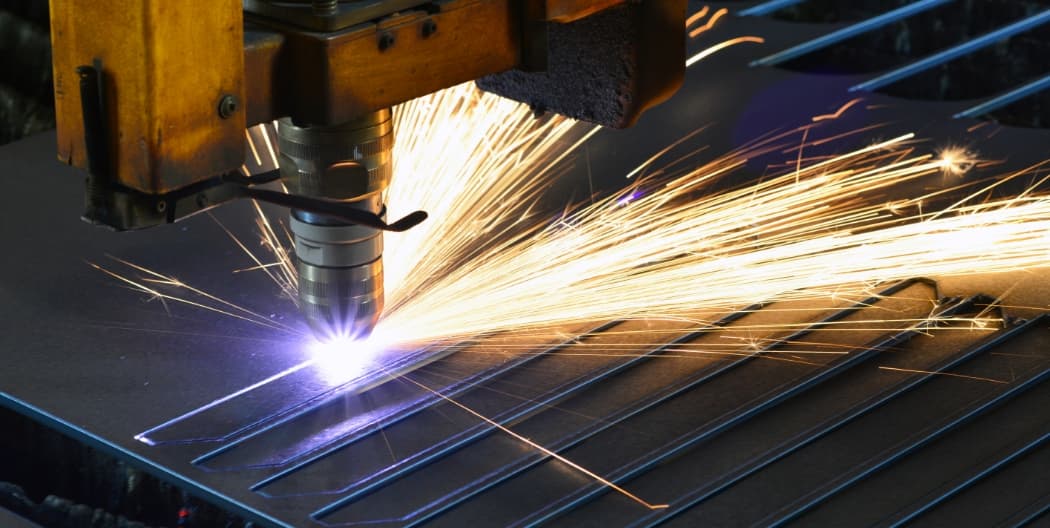 レーザー加工機器のトータルサポートを提供し、安定供給とコストダウンでものづくりの現場を支えます。